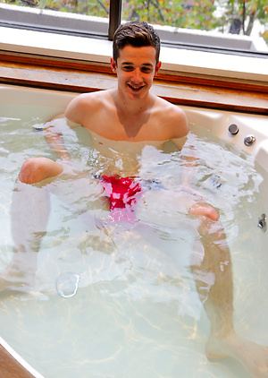 Playing in the hot tub with hung Aussie boy Brad Hunter