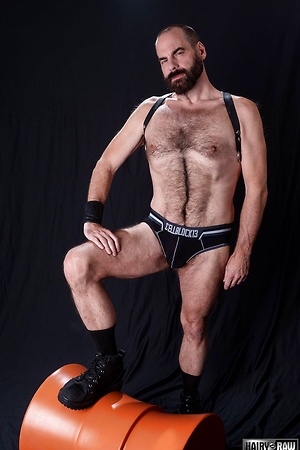 Steve Sommers by Hairy and Raw image 4