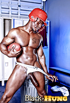 Ebony athlet getting horny at the Locker Room