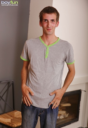 Tall skinny dude Luigi stuffs dildo into his hairy ass.