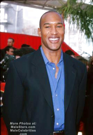 Henry Simmons by Male Stars image 9