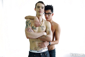 Benjamin London Seduces Max Dawson