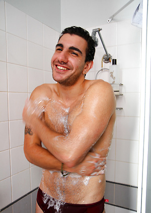 Hit the showers with Aussie Chris Bass by Bentley Race image 3