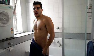 Hit the showers with Aussie Chris Bass by Bentley Race image 19