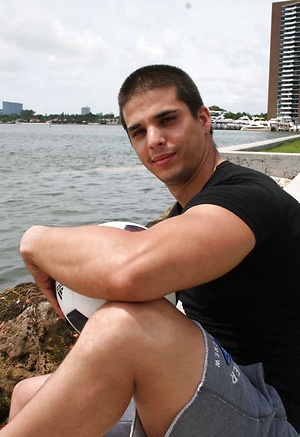 New Man on The Block - Welcomes Dante Ferrari by ManAvenue image 2