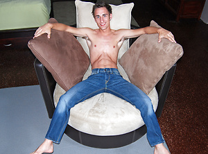 Austin Gama Busts A Nut by College Dudes image 3